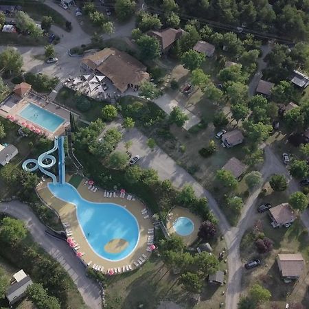 Camping Le Couriou Recoubeau-Jansac Eksteriør bilde
