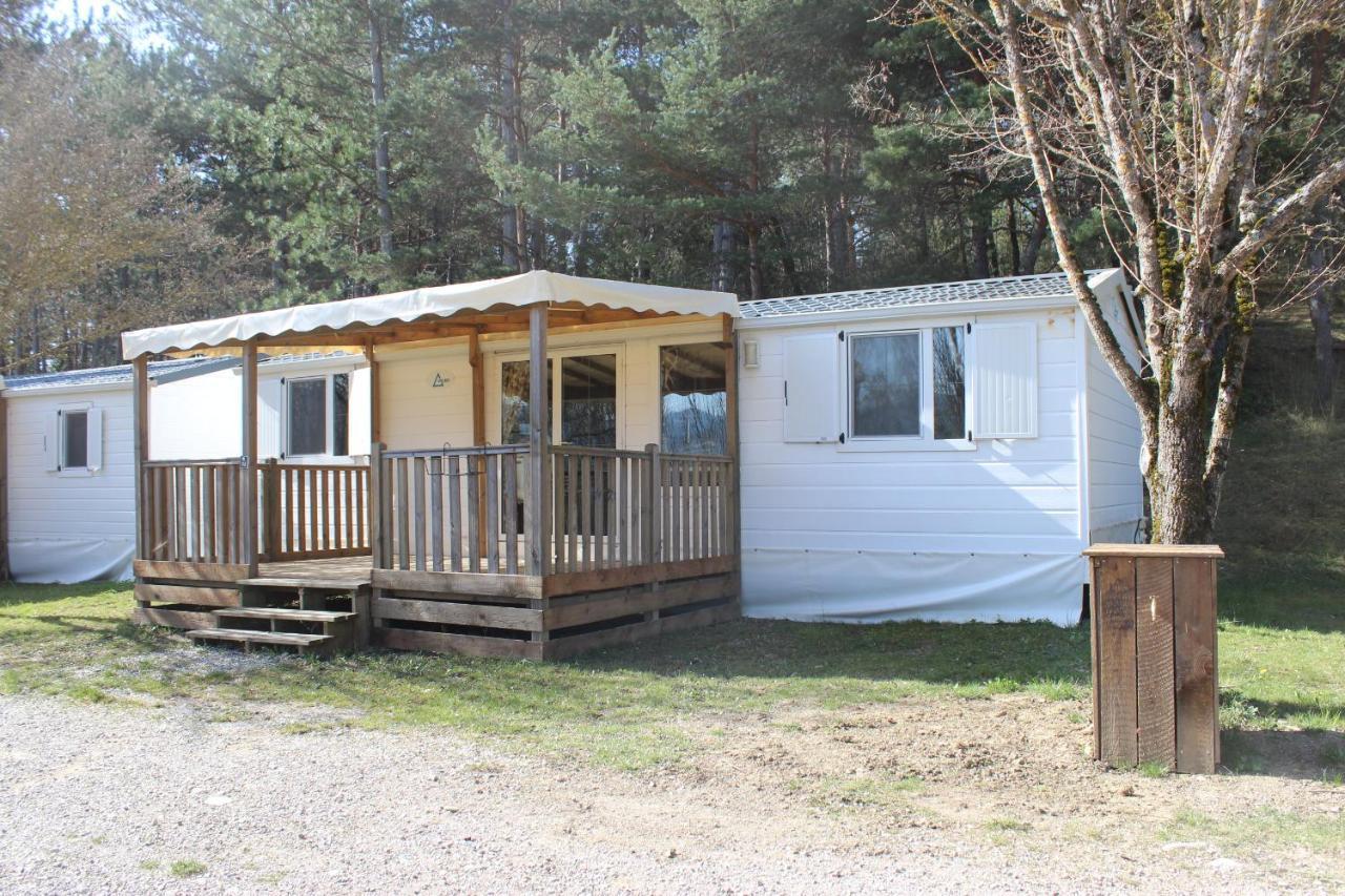 Camping Le Couriou Recoubeau-Jansac Eksteriør bilde