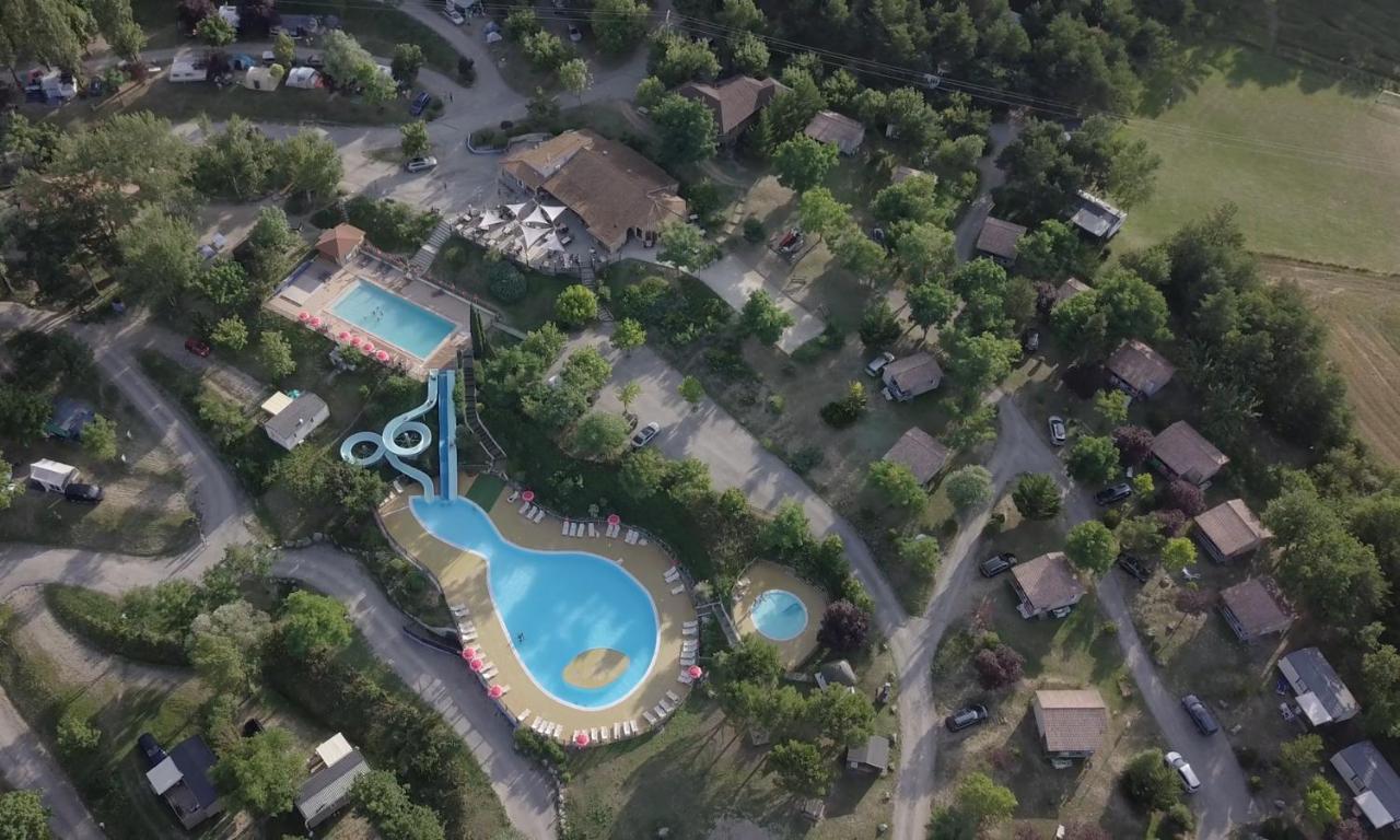 Camping Le Couriou Recoubeau-Jansac Eksteriør bilde