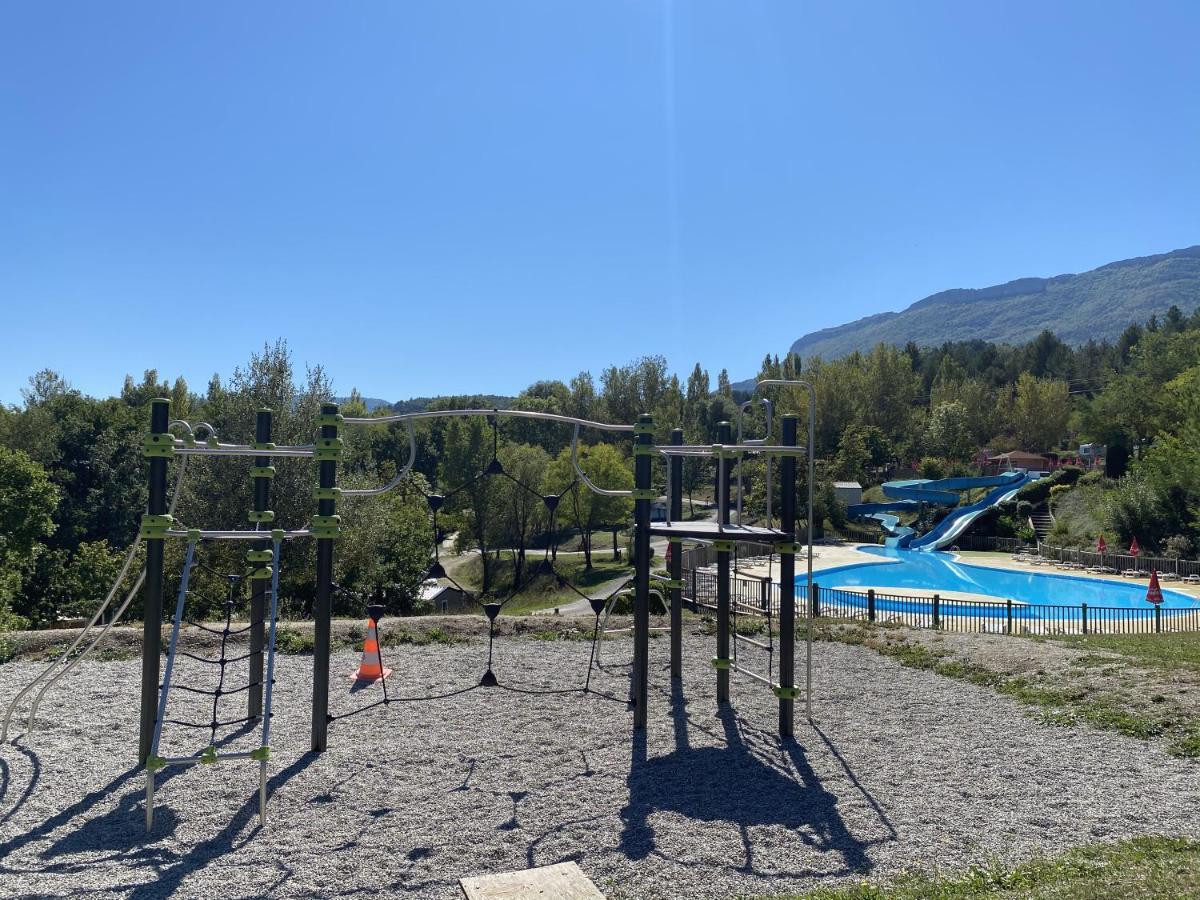 Camping Le Couriou Recoubeau-Jansac Eksteriør bilde