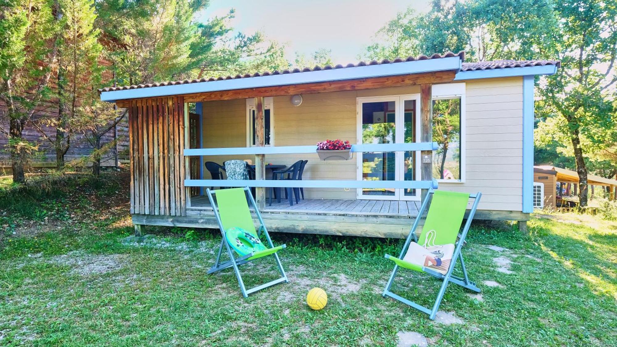 Camping Le Couriou Recoubeau-Jansac Eksteriør bilde