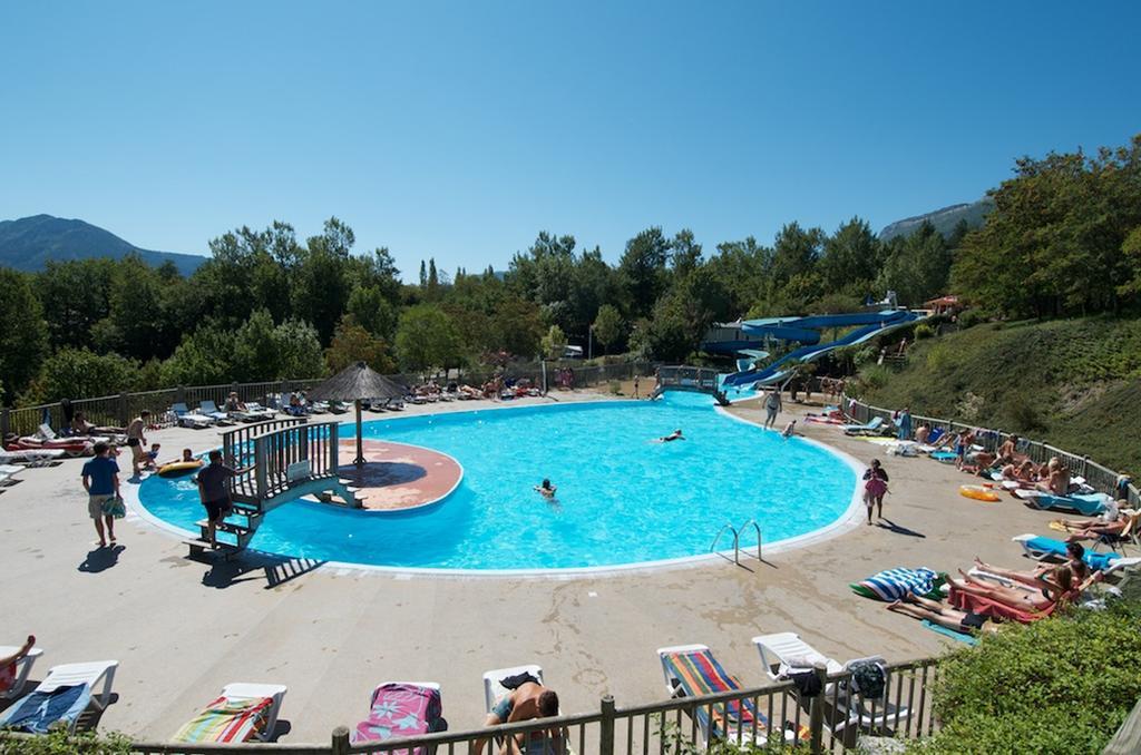 Camping Le Couriou Recoubeau-Jansac Eksteriør bilde